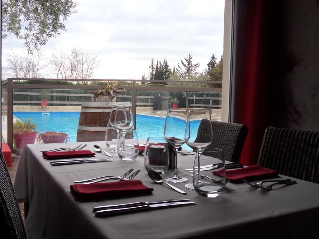 Logis Hotel Restaurant Les Aubuns Caissargues Εξωτερικό φωτογραφία