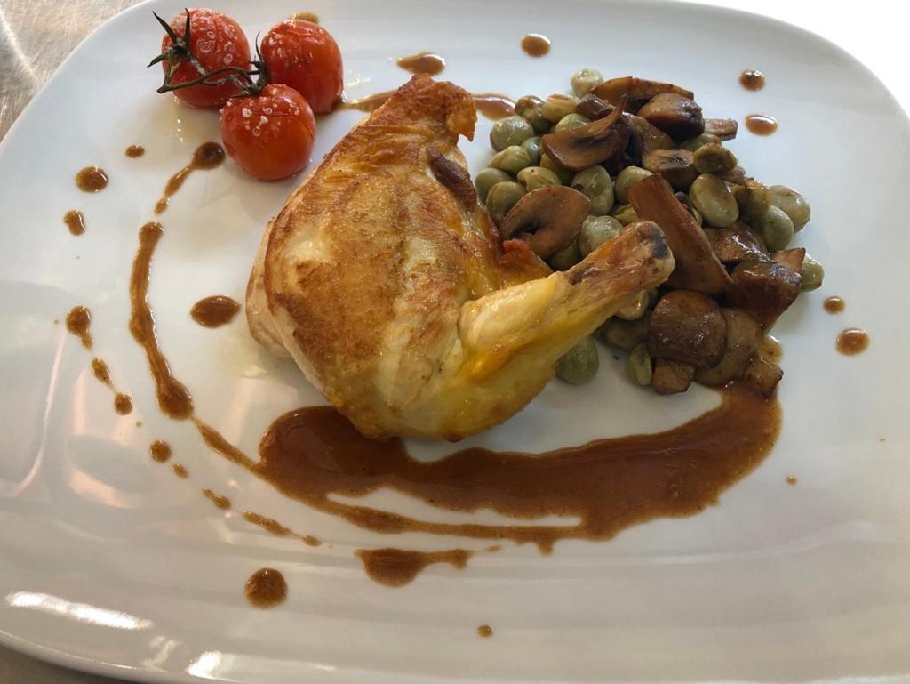 Logis Hotel Restaurant Les Aubuns Caissargues Εξωτερικό φωτογραφία