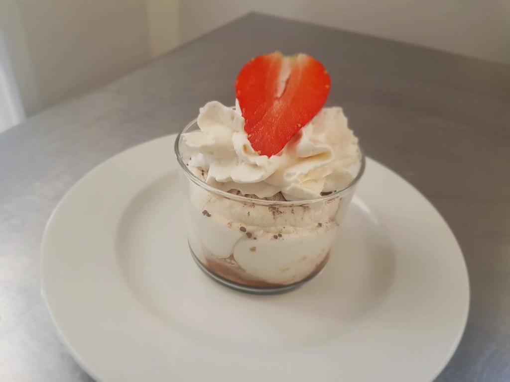 Logis Hotel Restaurant Les Aubuns Caissargues Εξωτερικό φωτογραφία